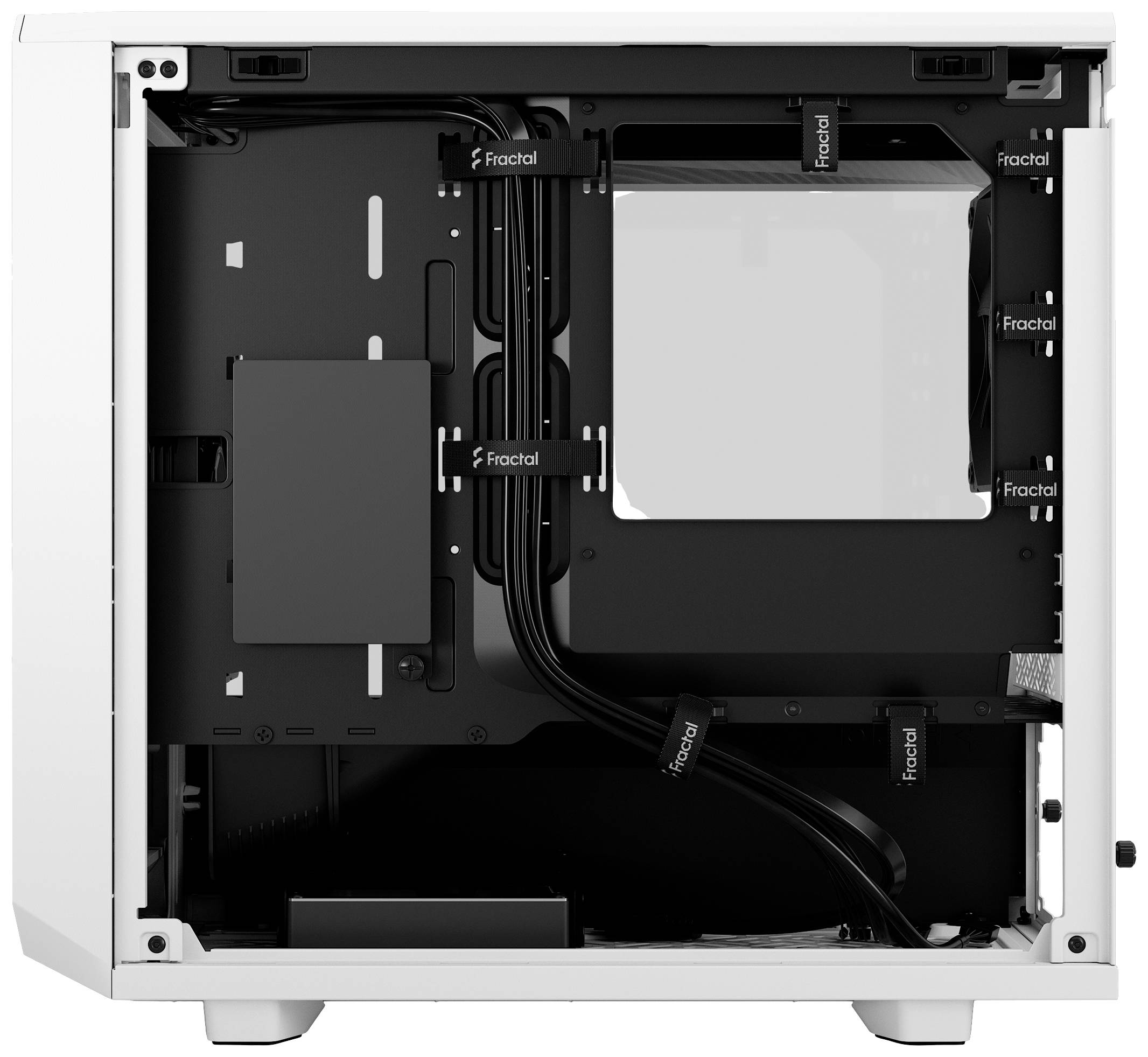 Ein leerer, geöffneter Computergehäuse, weiß, mit sichtbaren Kabelmanagement-Möglichkeiten und einem großen transparenten Seitenfenster.
