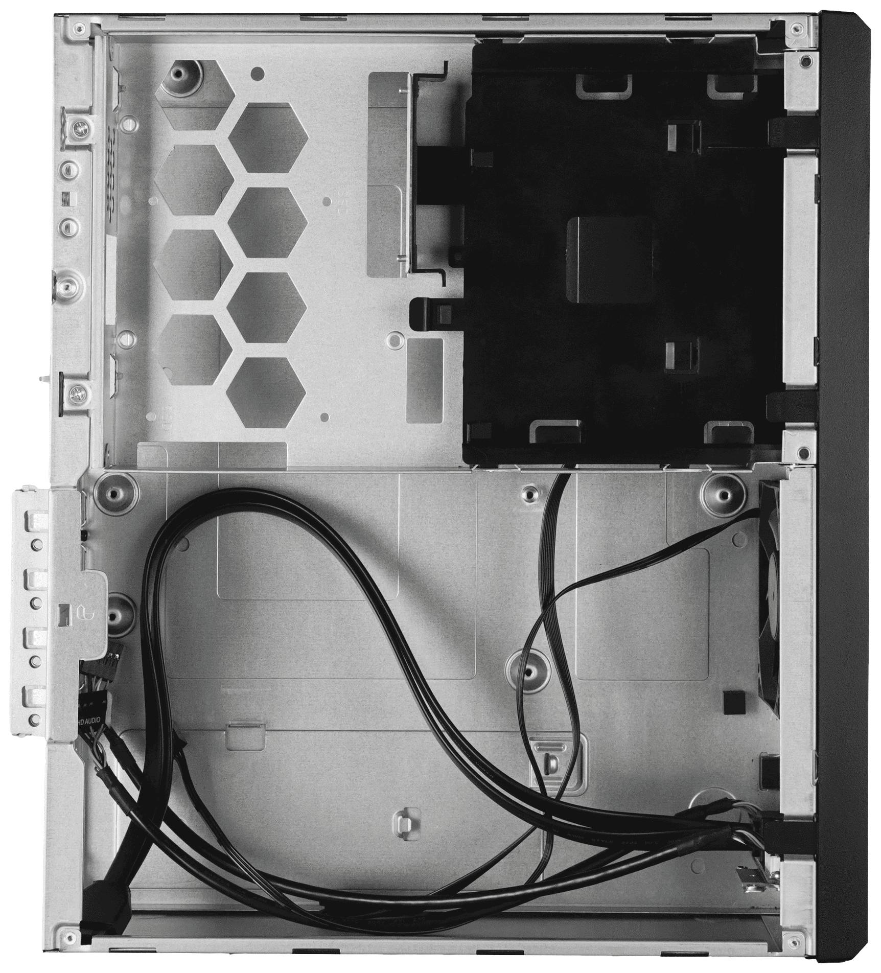 Leeres Computergehäuse mit offenem Seitenteil, zeigt interne Metallstruktur und Kabel für Komponenten, ohne installierte Hardware.