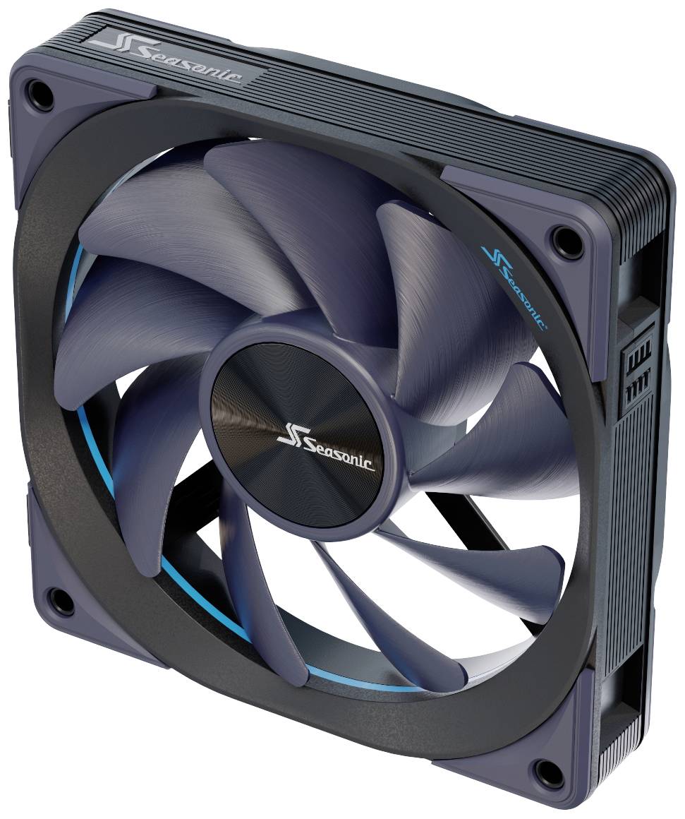 Ein grauer, quadratischer Computerlüfter von Seasonic, mit mehreren gebogenen Flügeln und blauen Akzenten, für PC-Kühlung.