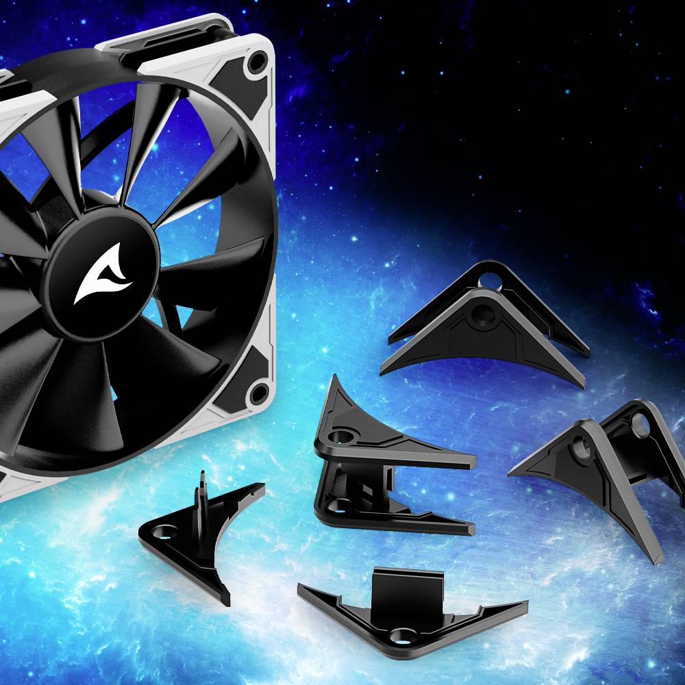Ein schwarzer Computerlüfter mit einem weißen Rahmen vor einem Weltraumhintergrund, umgeben von mehreren schwarzen Montageclips.