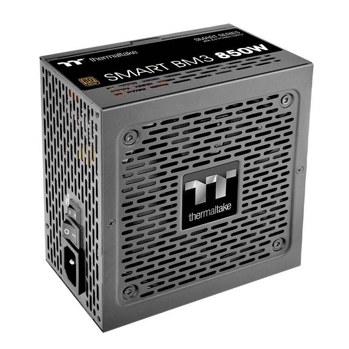 Ein Thermaltake Smart BM3 850W Netzteil mit schwarzem, gelochtem Gehäuse und mehreren Anschlussmöglichkeiten.