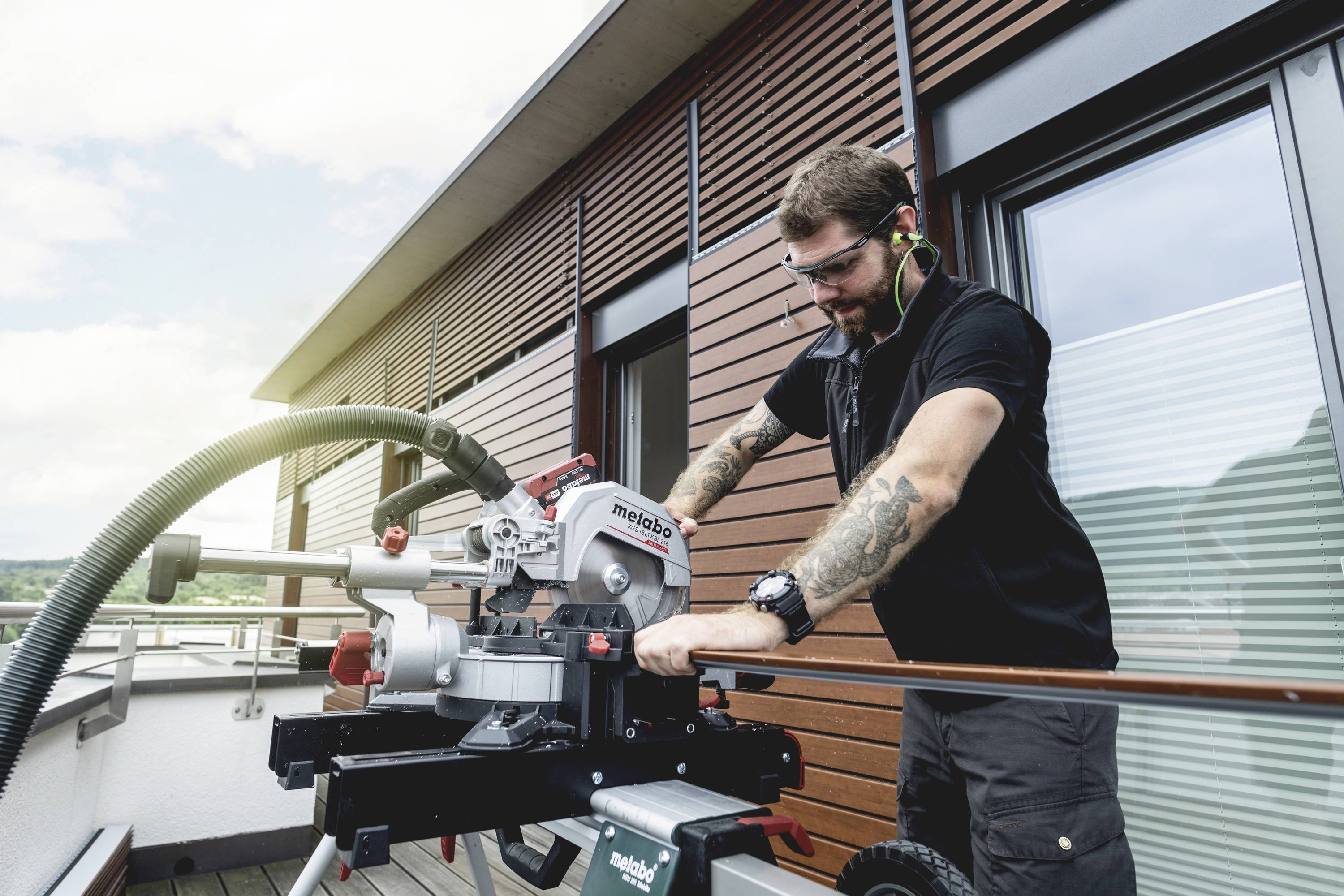 Metabo 614216920 Akku-Kappsäge inkl. Akku, inkl. Ladegerät 216mm 30mm