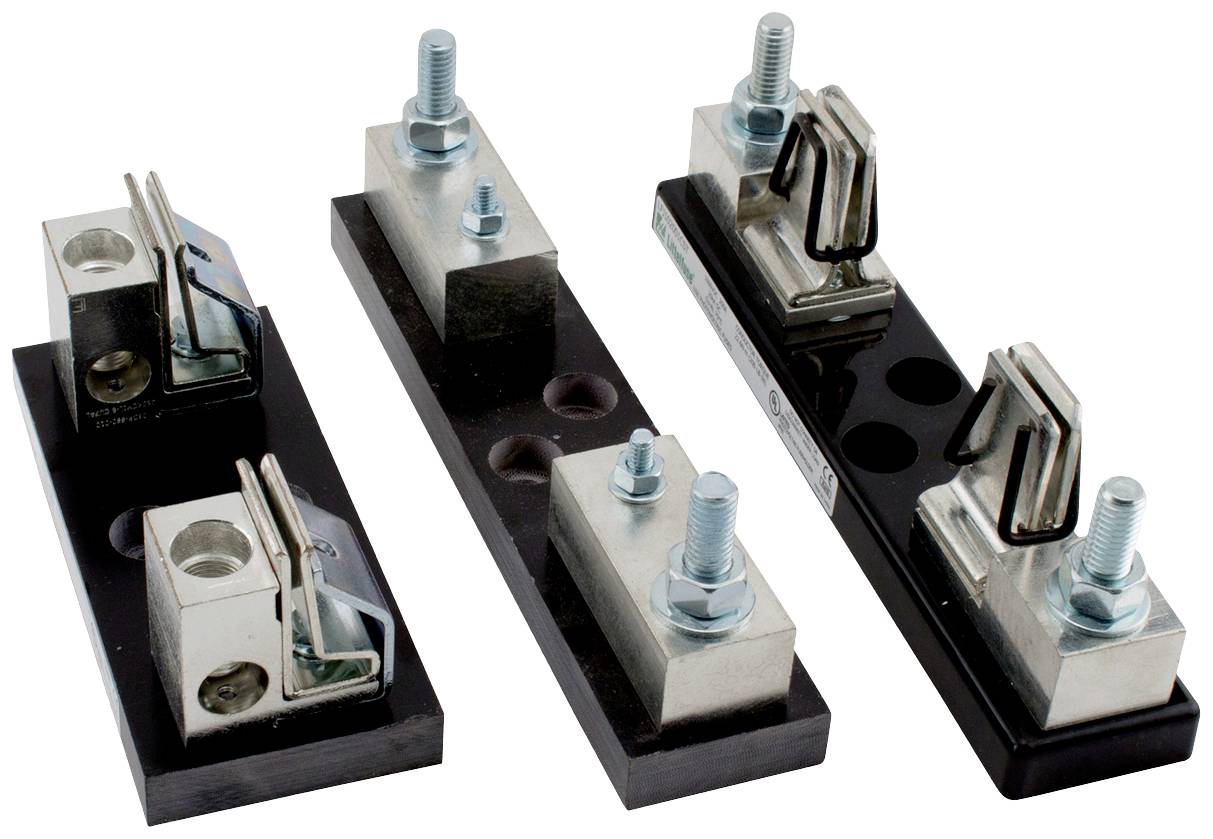 Drei elektrische Sicherungshalter aus Metall auf schwarzen Sockeln, jeweils mit Schraubverbindungen, in einem Dreier-Arrangement dargestellt.