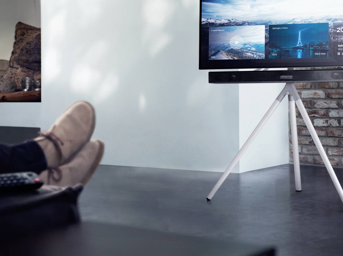 One For All 65" TV Stand Tripod Metal Cool white TV-Standfuß Höhenverstellbar, Schwenkbar 81,3 cm (32") - 165,1 cm (65") Schwenkbar, Höhenverstellb