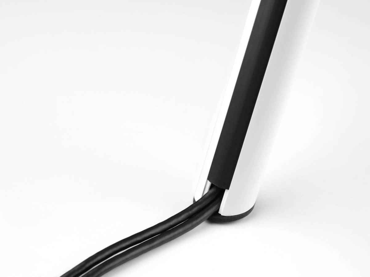 One For All 65" TV Stand Tripod Metal Cool white TV-Standfuß Höhenverstellbar, Schwenkbar 81,3 cm (32") - 165,1 cm (65") Schwenkbar, Höhenverstellb