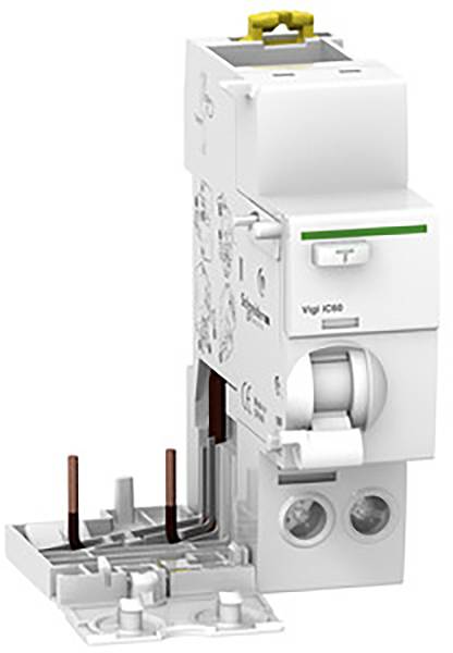 Ein weißer elektrischer Schutzschalter mit grüner Markierung, kompakte Bauform, vorne sichtbare Anschlüsse, geeignet für Sicherungskastenmontage.