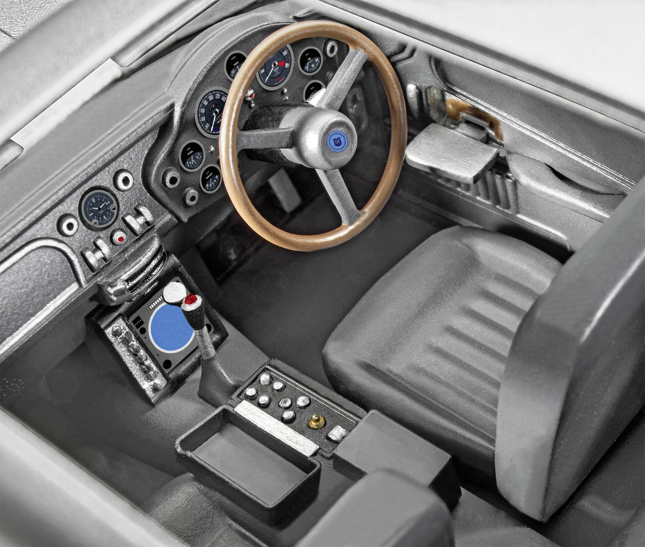 Revell 05653 Aston Martin DB5 – James Bond 007 Goldfinger Automodell Bausatz 1:24