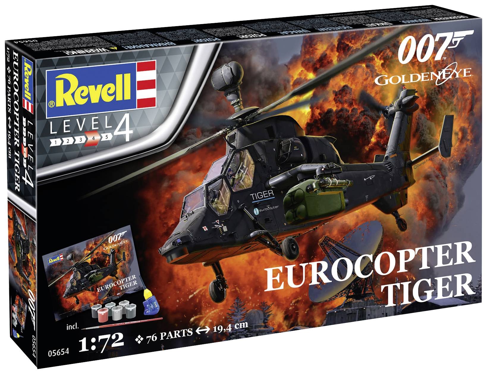 Verpackung des Modellbausatzes 'Eurocopter Tiger' von Revell, Maßstab 1:72, inspiriert von 'GoldenEye', zeigt den Helikopter vor Explosionshintergrund.