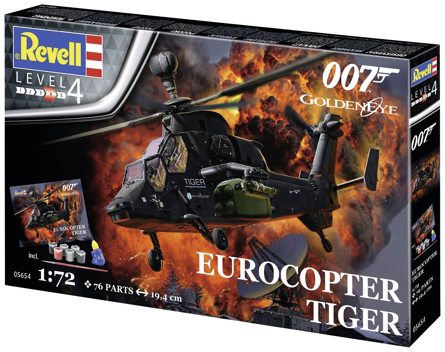 Modellbausatz von Revell für einen Eurocopter Tiger, basierend auf dem Film 'GoldenEye'. Verpackung zeigt Hubschrauber vor Explosion.
