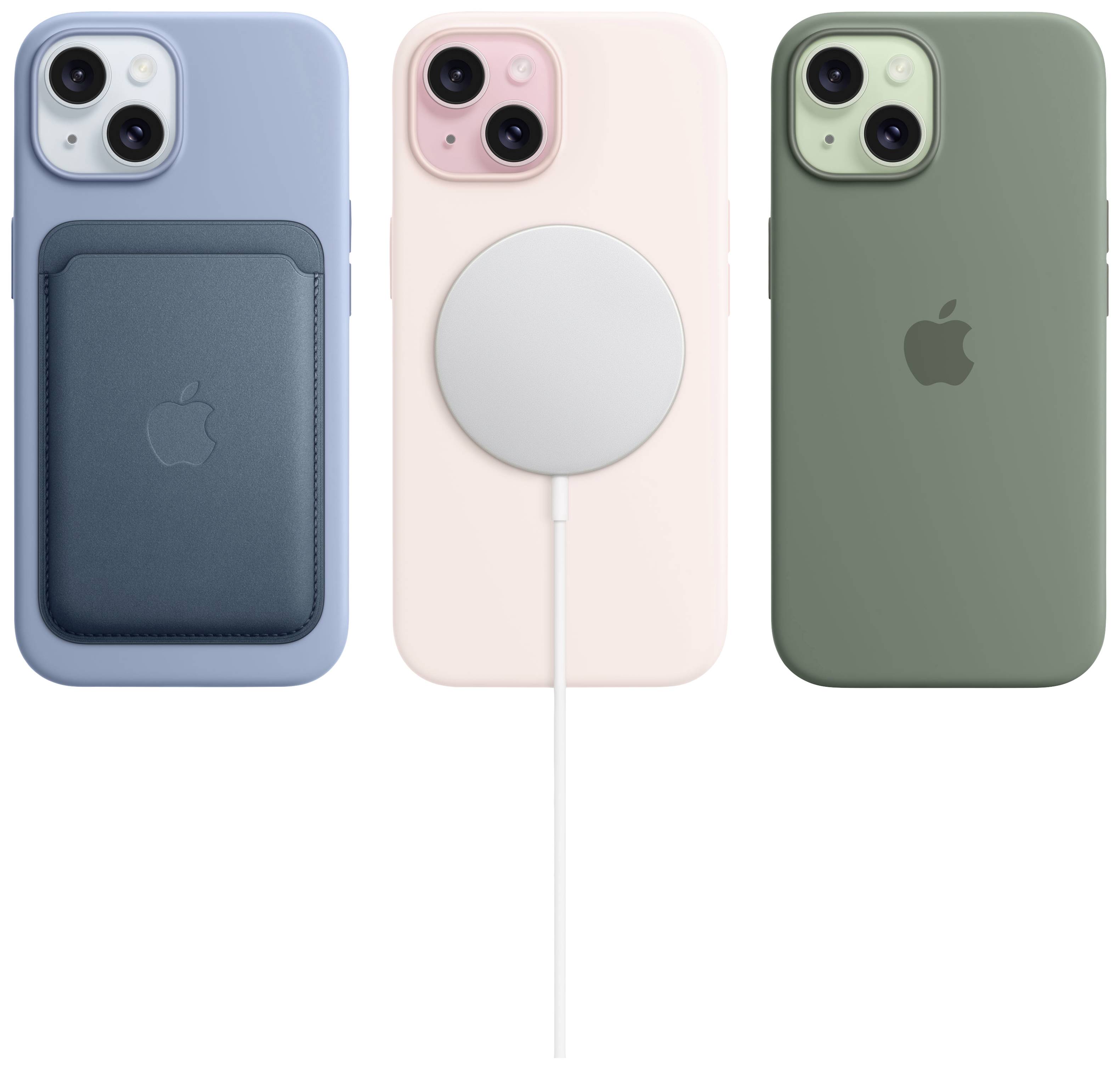 Drei iPhones in verschiedenen Farben mit jeweils einem MagSafe-Zubehör: blaue Hülle mit Kartenhalter, rosa Hülle mit Ladegerät, grüne Hülle ohne Zubehör.