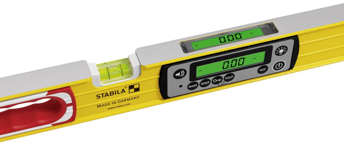 Eine gelbe Wasserwaage mit digitalem Display, zeigt Messwerte an. Markenname 'Stabila', hergestellt in Deutschland.
