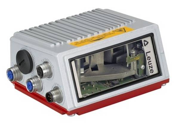 Industriesensor mit mehreren Anschlüssen und durchsichtigem Gehäuse zeigt innere Komponenten. Markenname 'Leuze' sichtbar.