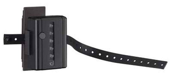 Eine schwarze elektronische Schließvorrichtung mit einem langen, durchlöcherten Riemen zur Sicherung an einem Objekt.
