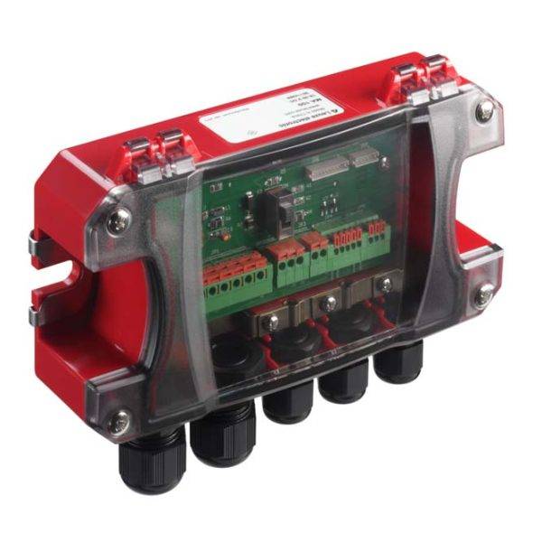 Rotes elektronisches Gerät mit transparentem Gehäuse, zeigt Platine und Anschlussklemmen. Es wird zur Verbindung von Kabeln verwendet.