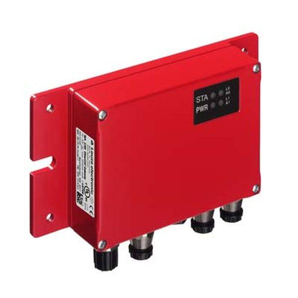 Rotes elektrisches Gerät mit drei Anschlussstellen und LED-Anzeigen auf der Vorderseite, markiert mit 'STA' und 'PWR' für Status und Strom.