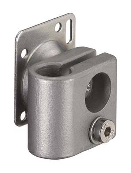 Metallhalterung mit rechteckiger Basis und runder Öffnung, befestigt mit einer Schraube. Geeignet für Industriemontage.