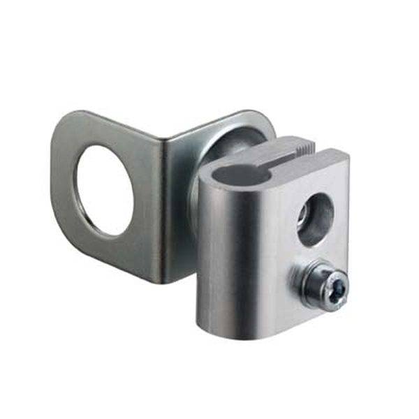 Ein silberner Halterungsbeschlag aus Metall mit Schraubenloch und seitlicher Befestigungsschraube, geeignet für Bauten oder Konstruktionen.