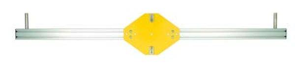Ein gelber, hexagonaler Verbinder an einem silbernen Metallstab mit zwei senkrechten Gewindestangen.