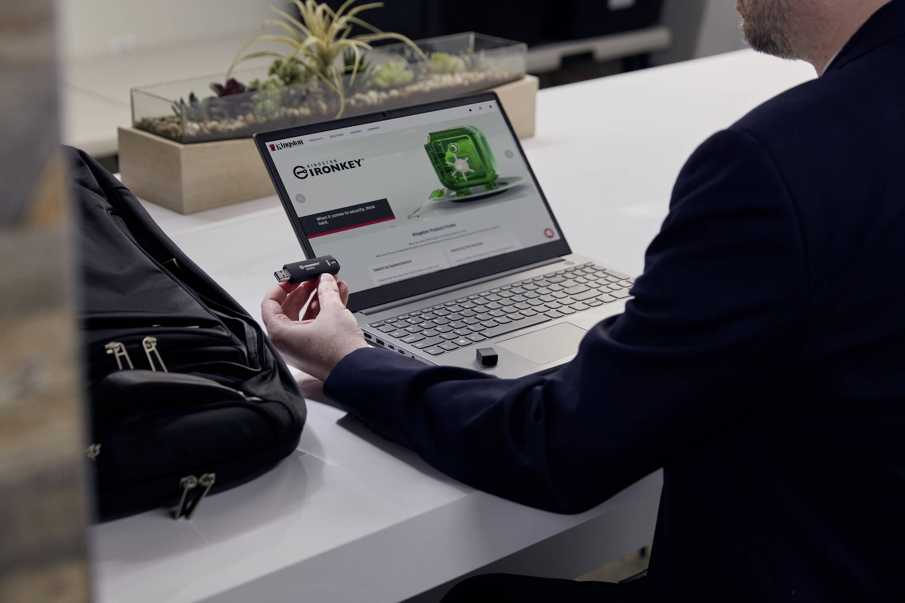 Kingston IronKey D500S USB-Stick 32 GB Schwarz IKD500S/32GB USB-A (USB 3.2 Gen 1)