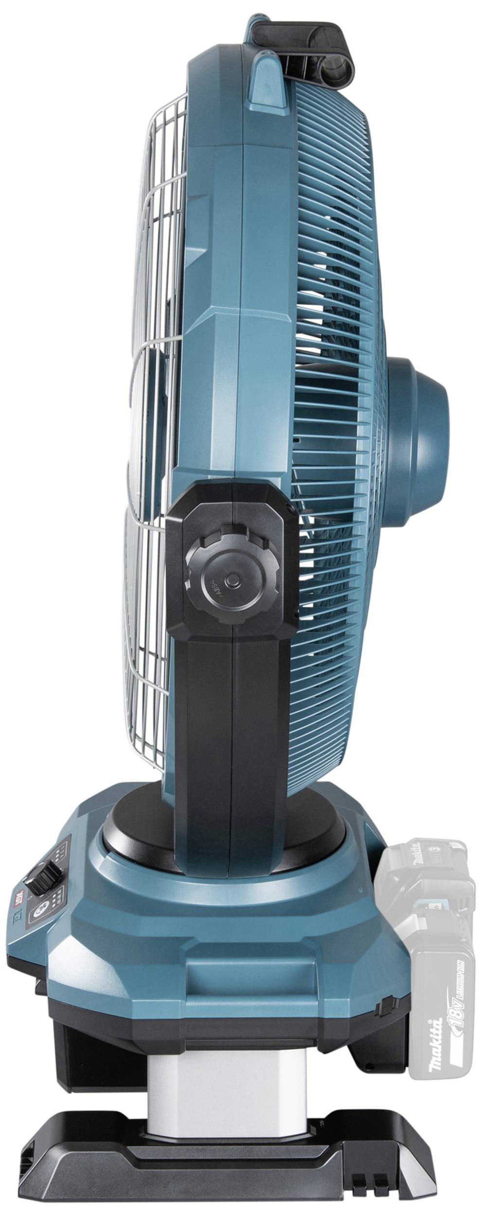 Ein blauer, tragbarer Ventilator von der Seite, auf einem schwarzen Sockel montiert, mit verstellbaren Winkeln für verschiedene Luftstromrichtungen.