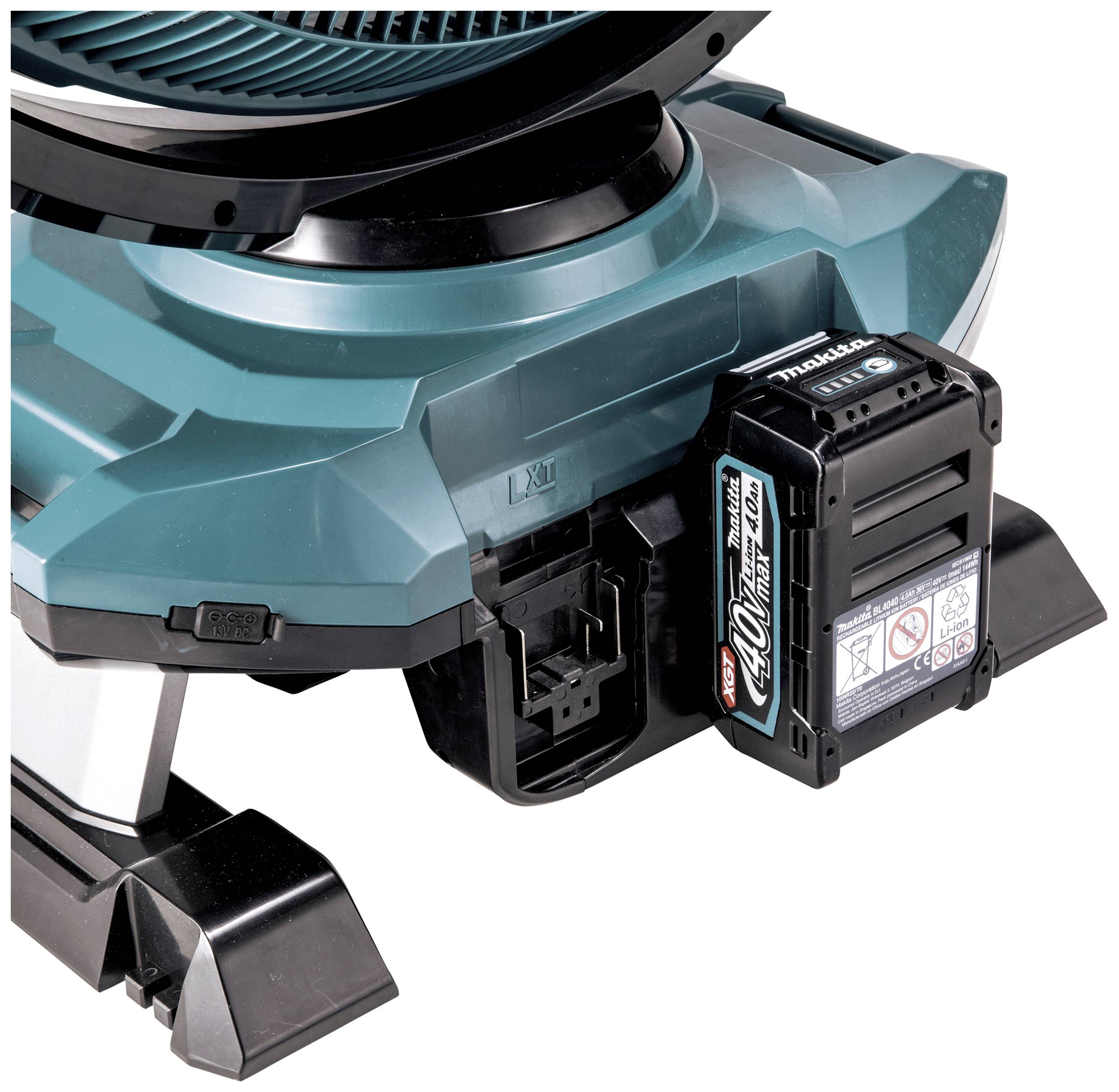 Ein Akkustaubsauger mit entfernbarer Batterie, hervorgehoben am unteren Ende des Geräts.