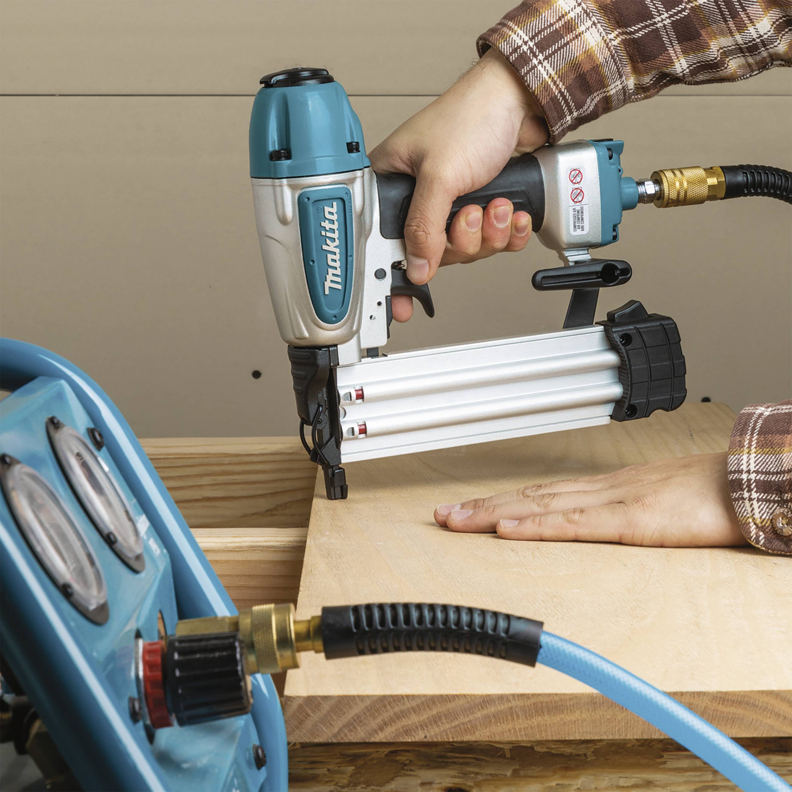 Makita Druckluftnagler AF506
