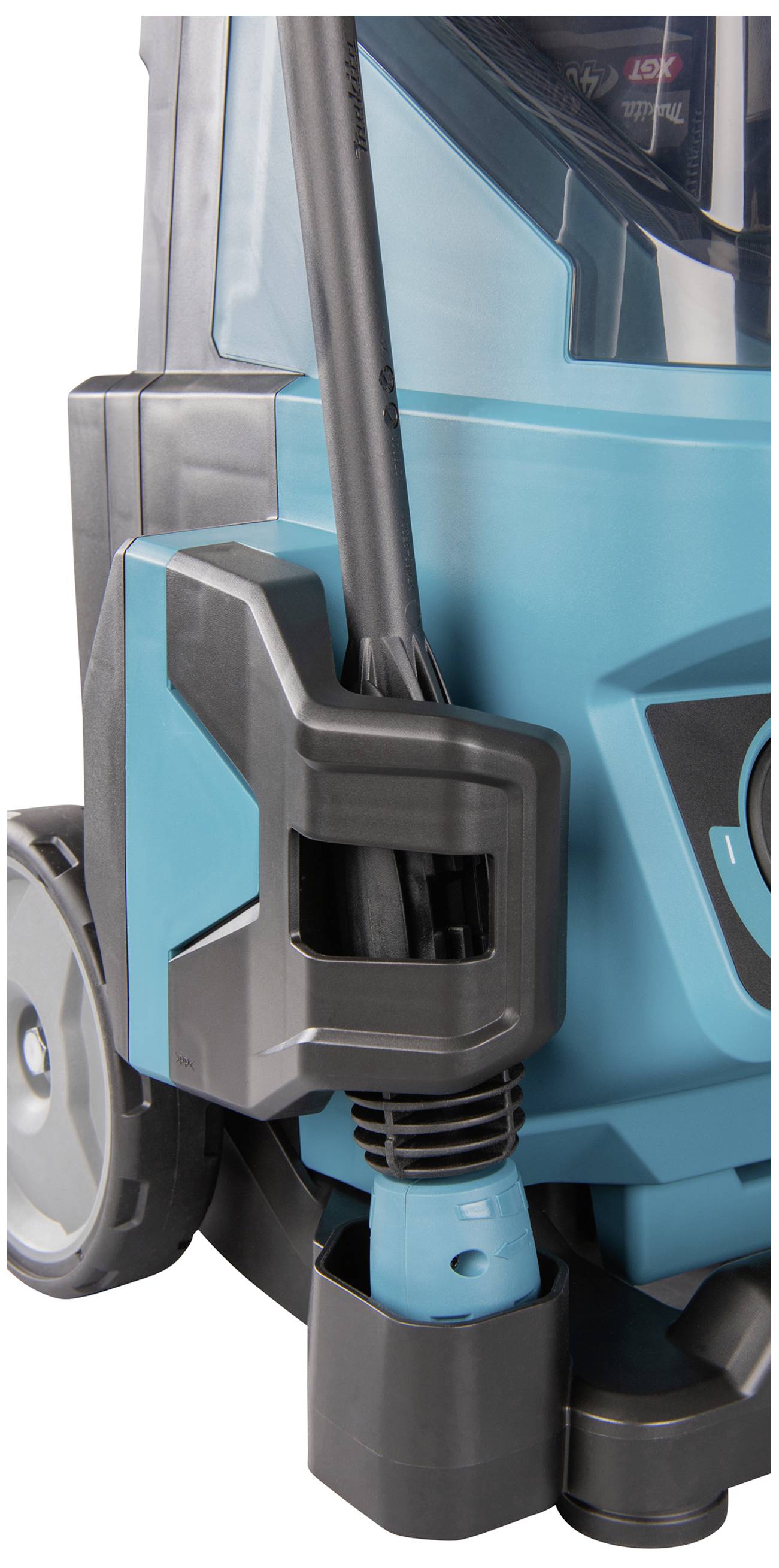 Blauer Hochdruckreiniger mit schwarzem Schlauchhalter, fest montiert auf einem Radgestell zur einfachen Bewegung.