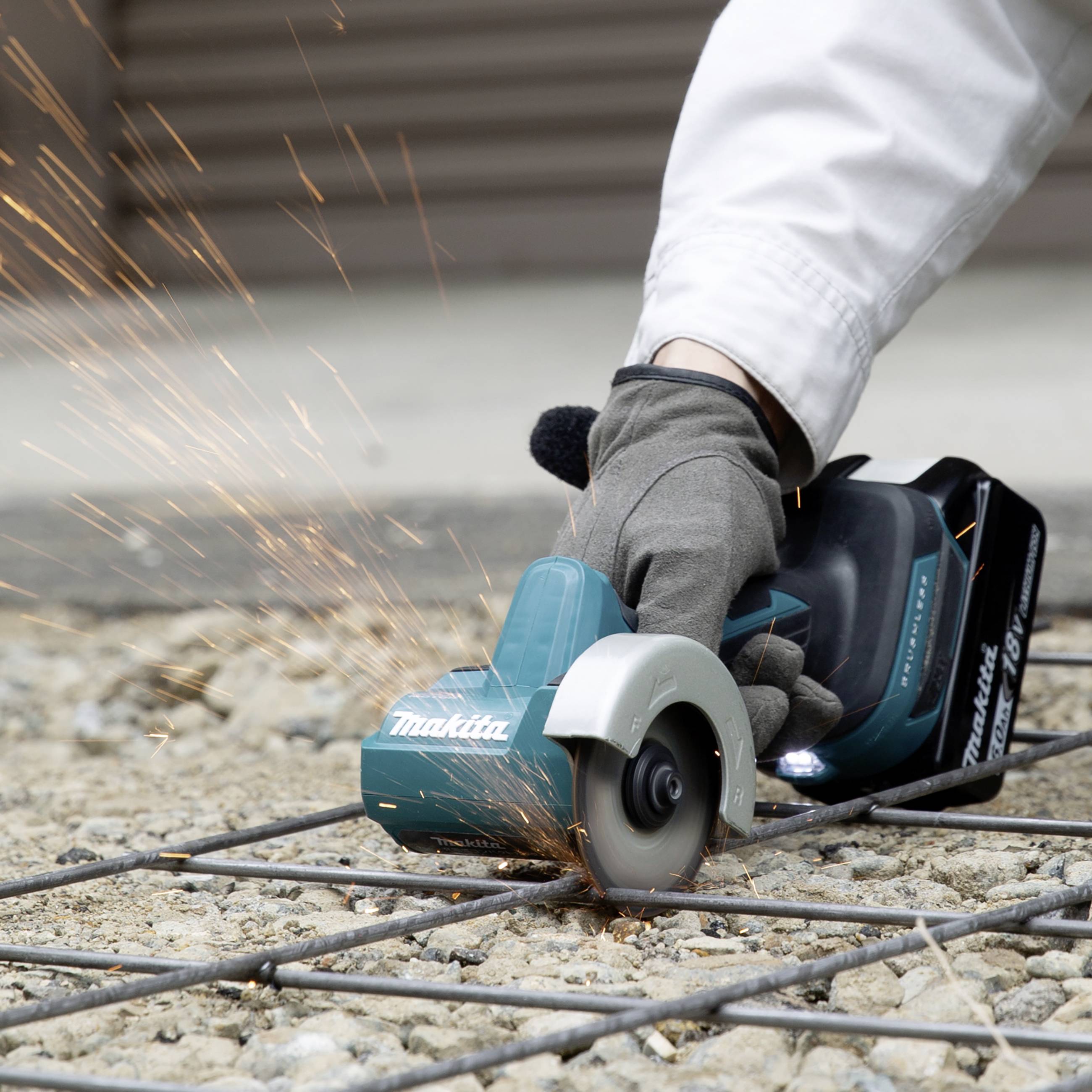 Makita DMC300Z Akku-Winkelschleifer ohne Akku, ohne Ladegerät 18 V