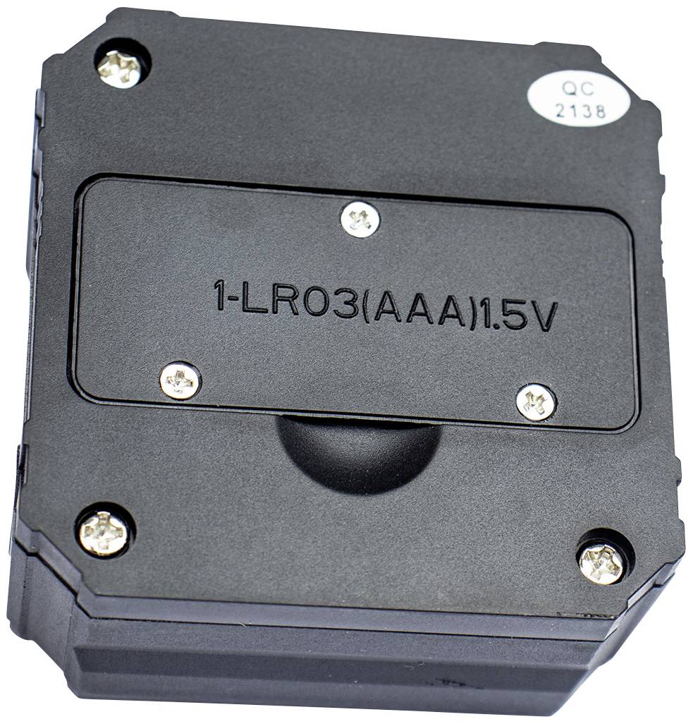 Schwarzes Batteriefach mit Aufschrift '1-LR03(AAA)1.5V', fünf Schrauben fixieren den Deckel.