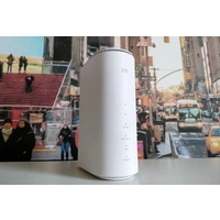 ZTE 5G CPE MC888 Mobiler 5G-WLAN-Hotspot Weiß ZTE 5G CPE MC888 Mobiler 5G-WLAN-Hotspot Weiß