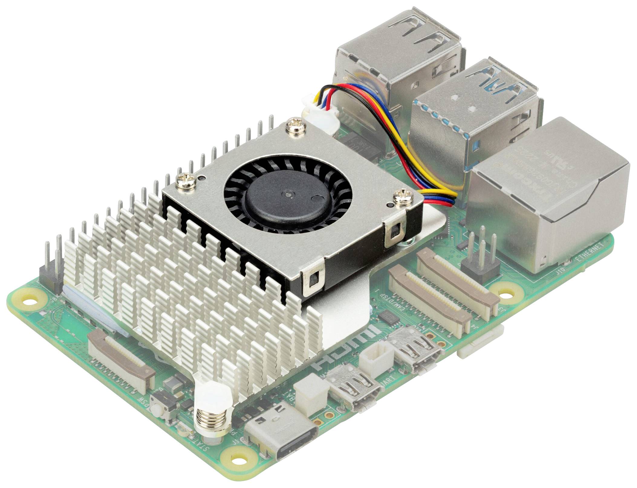Ein kleiner, rechteckiger Computerchip mit Kühlkörper und Lüfter, umgeben von mehreren USB- und Ethernet-Anschlüssen.