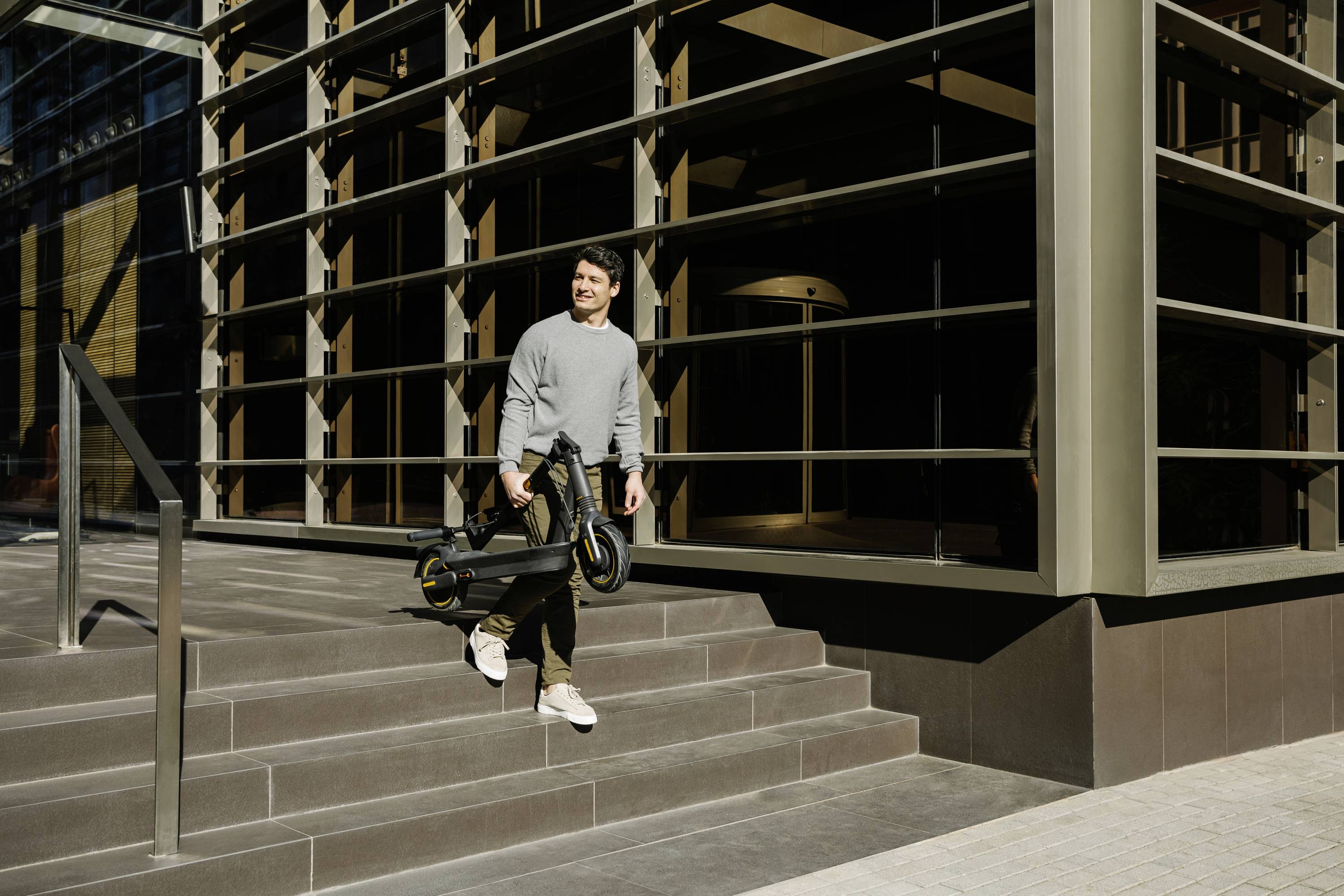 Segway Ninebot MAX G2 D E-Scooter Li-Ion Straßenzulassung: Deutschland