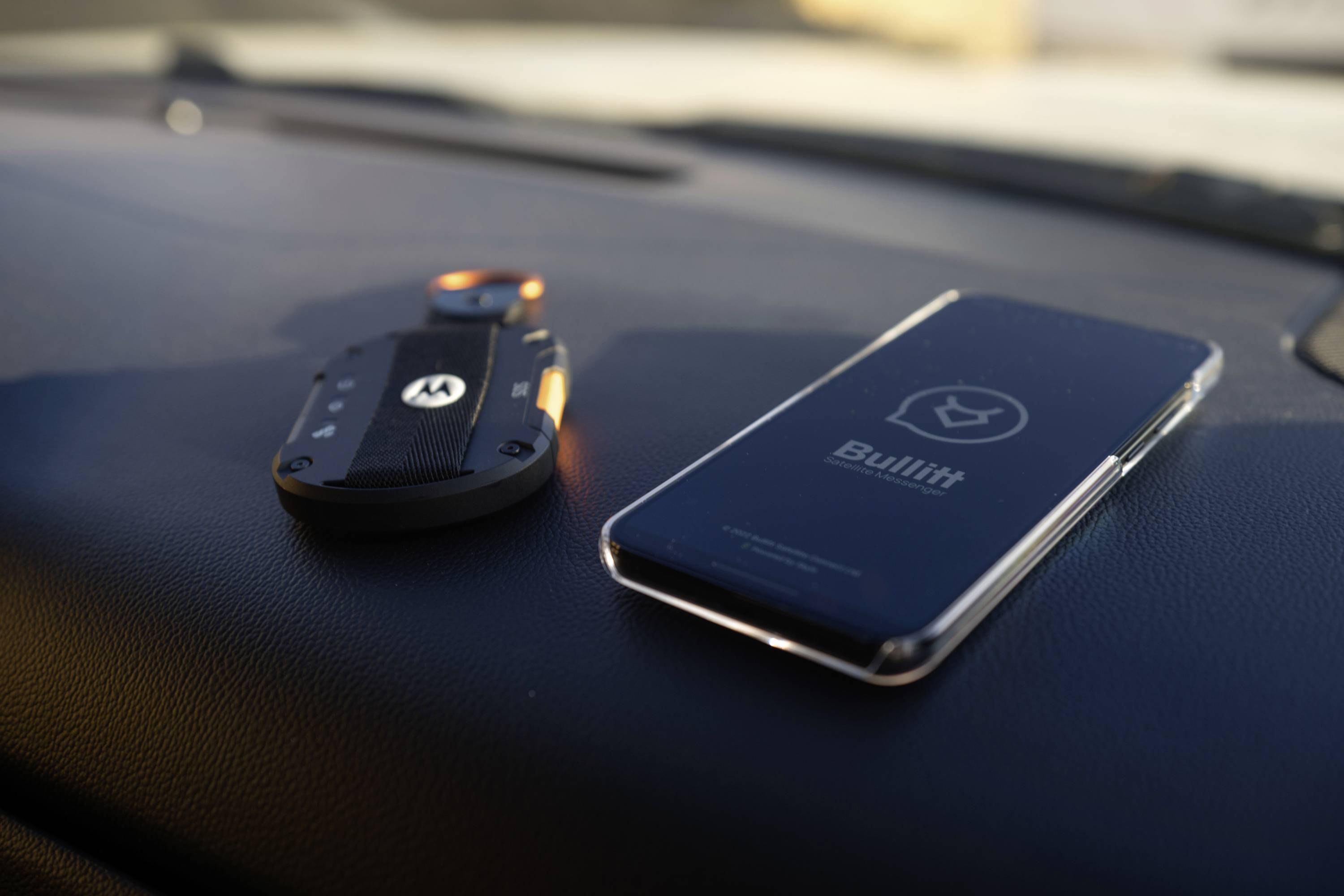 Motorola Defy Satellite Link Satelliten-Messenger Schwarz, Orange