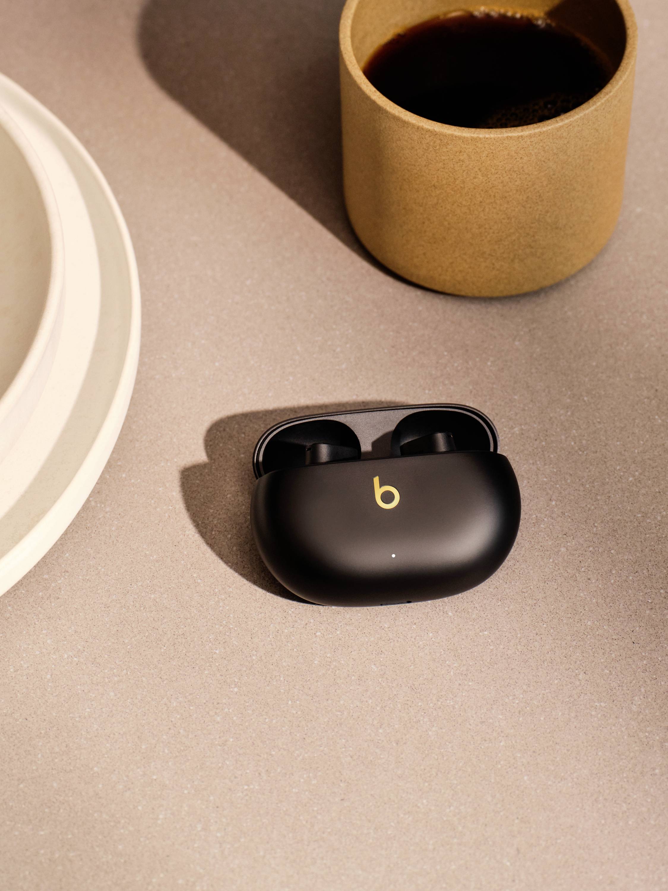 Beats Studio Buds Plus In Ear Kopfhörer Bluetooth® Stereo Schwarz/Gold Noise Cancelling, Mikrofon-Rauschunterdrückung Ladecase