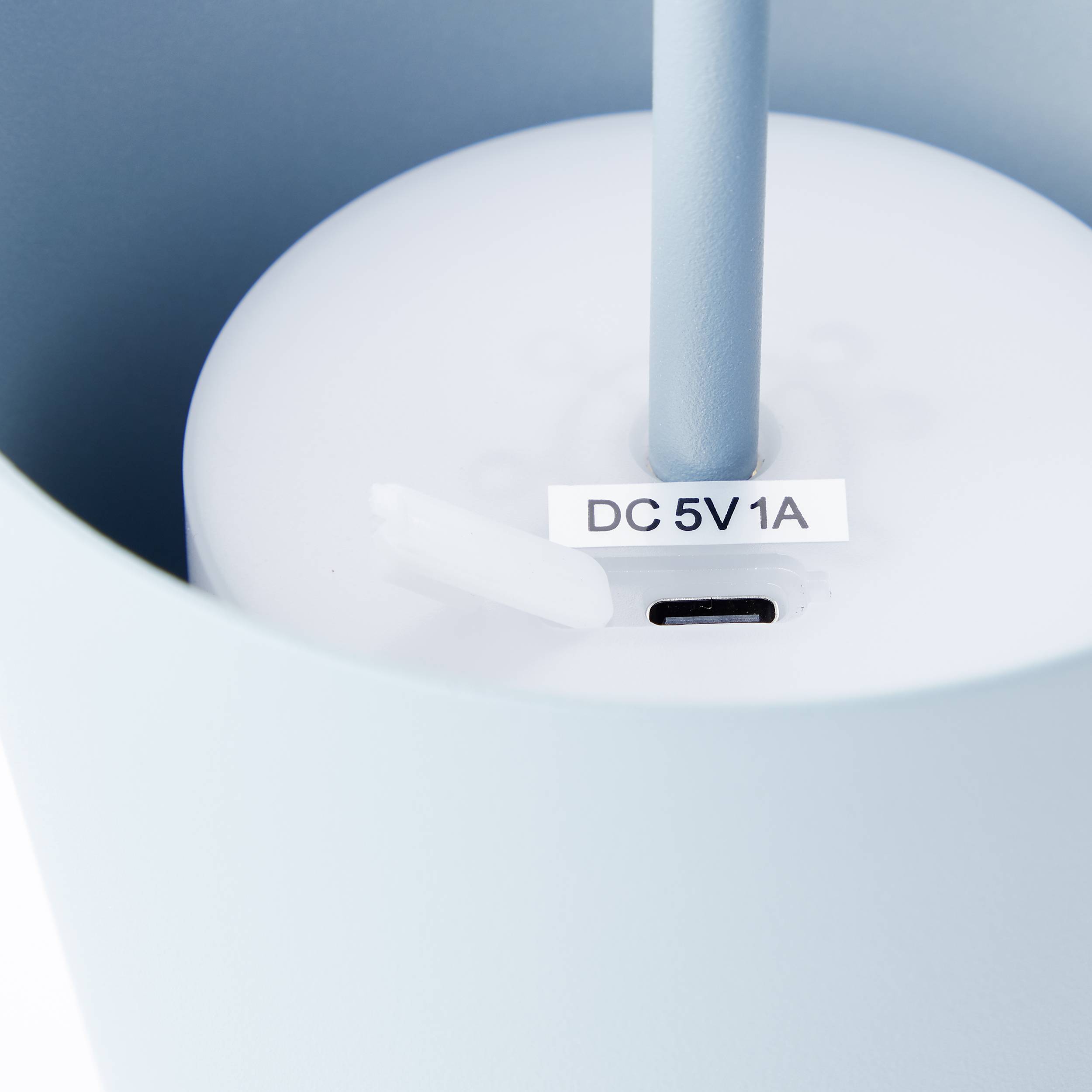 Brilliant G90939/04 Kaami LED-Außentischlampe 2 W EEK: D (A - G) Blau