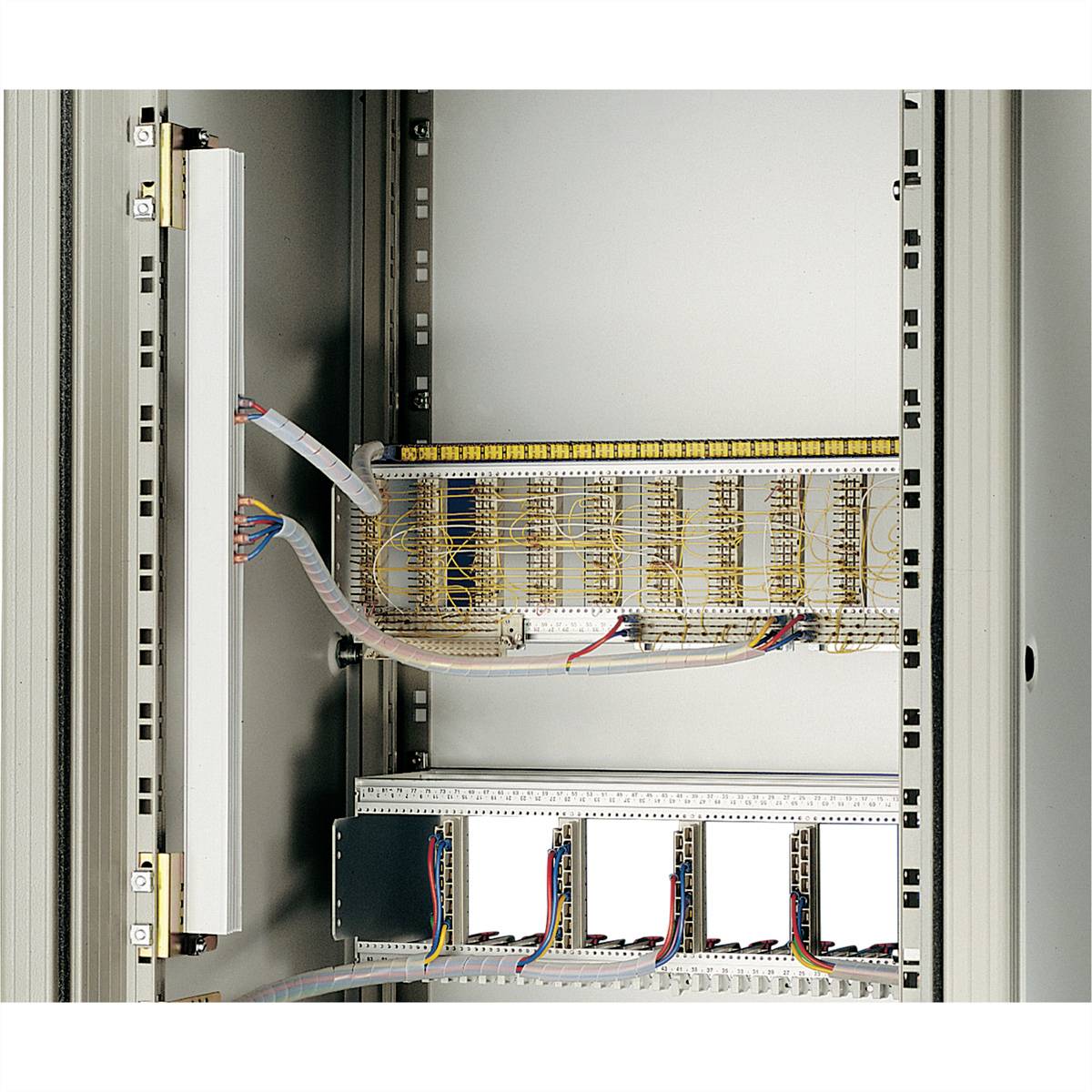 NVent SCHROFF 20100006 19 Zoll Netzwerkschrank-Stromschiene