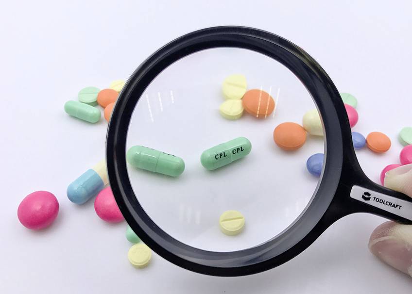 TOOLCRAFT TO-8976465 Handlupe Vergrößerungsfaktor: 2 x, 4 x Linsengröße: (Ø) 63.5 mm Schwarz