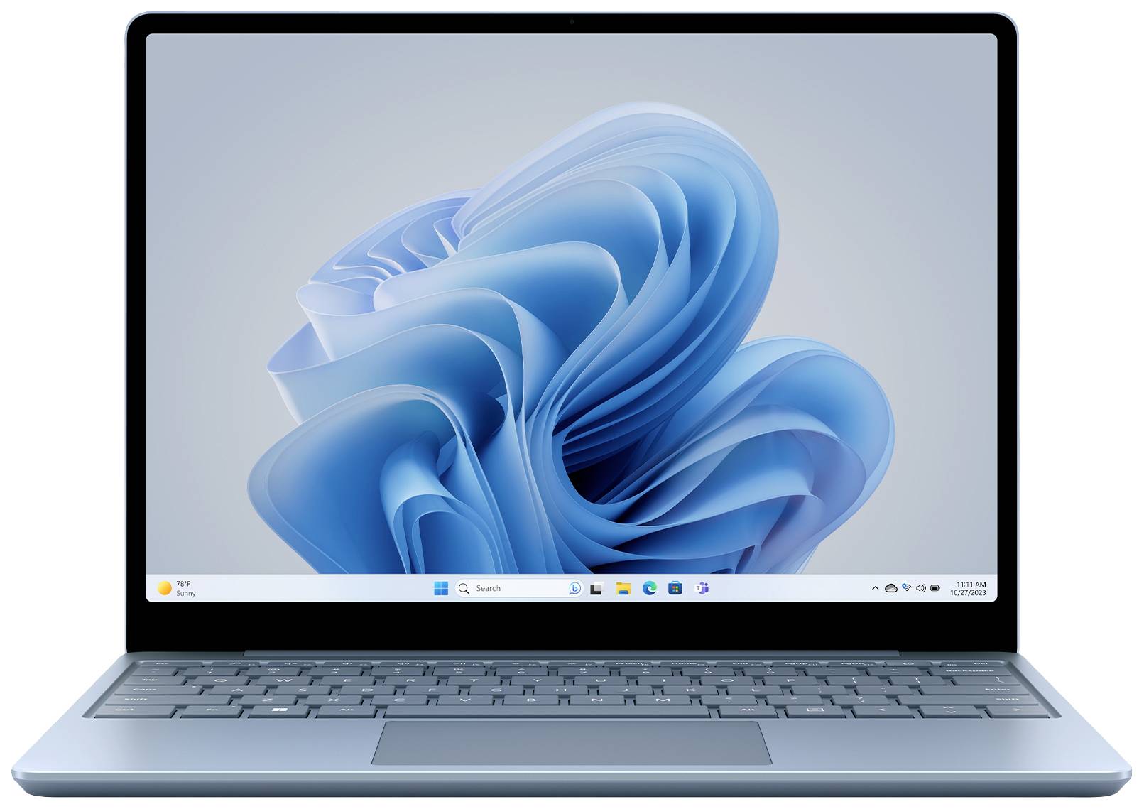 Offener Laptop zeigt einen blauen Wirbel-Hintergrund auf dem Bildschirm. Die Taskleiste zeigt Uhrzeit und einige App-Icons.