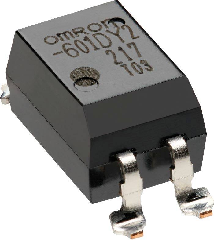 Kleines schwarzes elektronisches Bauteil mit zwei Metallanschlüssen, markiert mit 'Omron'. Es wird in elektronischen Schaltungen verwendet.