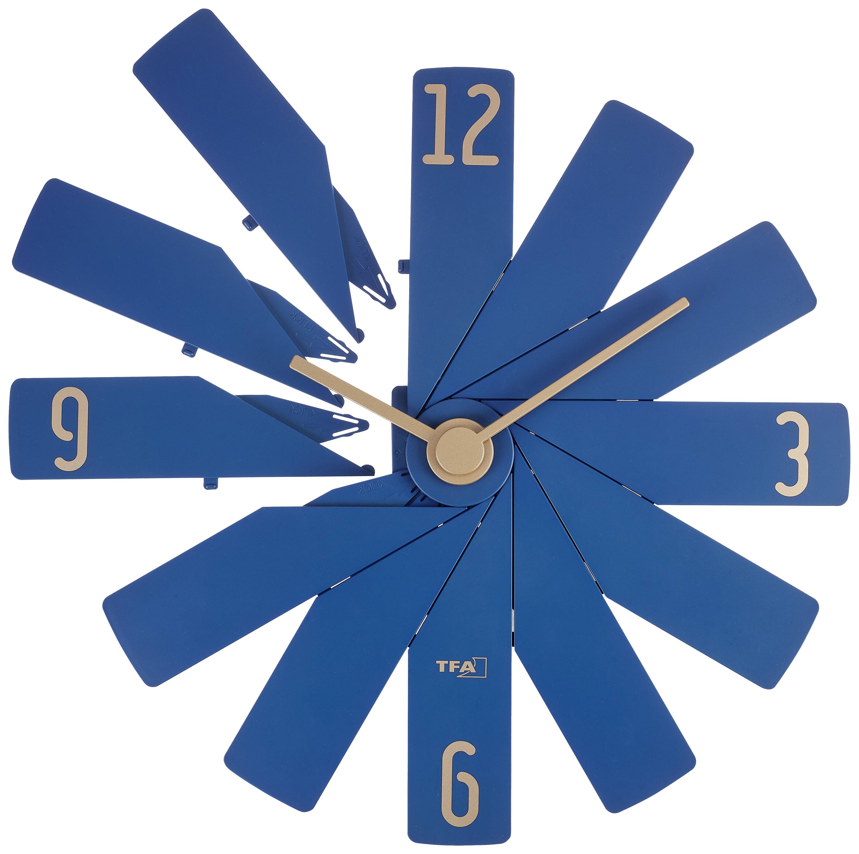 Blaue Wanduhr mit ungewöhnlichen rechteckigen Zeigern in geschwungener Anordnung. Zahlen 3, 6, 9, 12 in Gold.