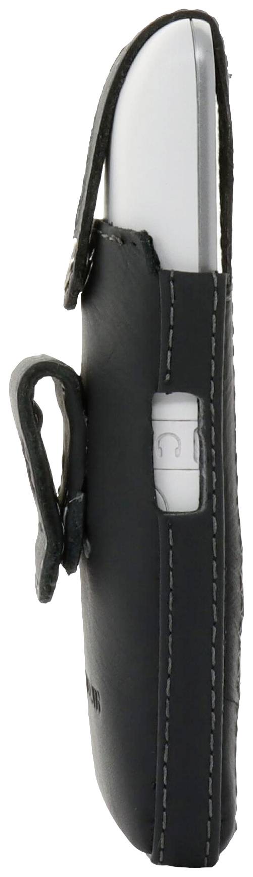 Schwarzes, handgenähtes Ledertasche für ein Gerät, seitliche Ansicht. Das Gerät ist teilweise sichtbar und zeigt zwei weiße Knöpfe.