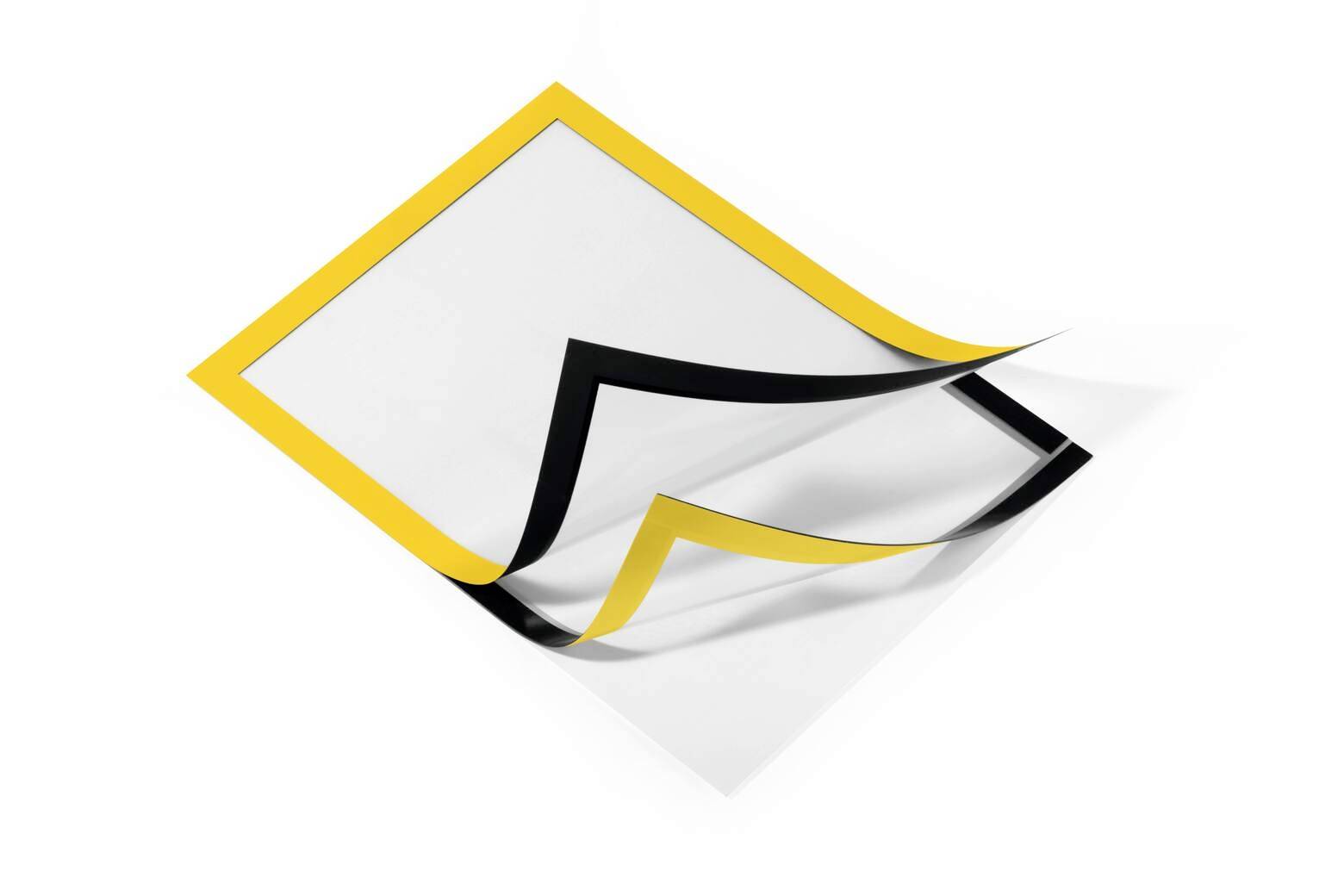 Ein Blatt Papier mit gelbem und schwarzem Rand, teilweise umgeklappt, auf weißem Hintergrund.