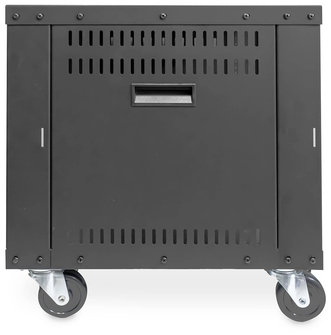 Ein schwarzer, mobiler Schrank mit vier Rädern und Belüftungsschlitzen. Geeignet für Transport oder Lagerung technischer Geräte.