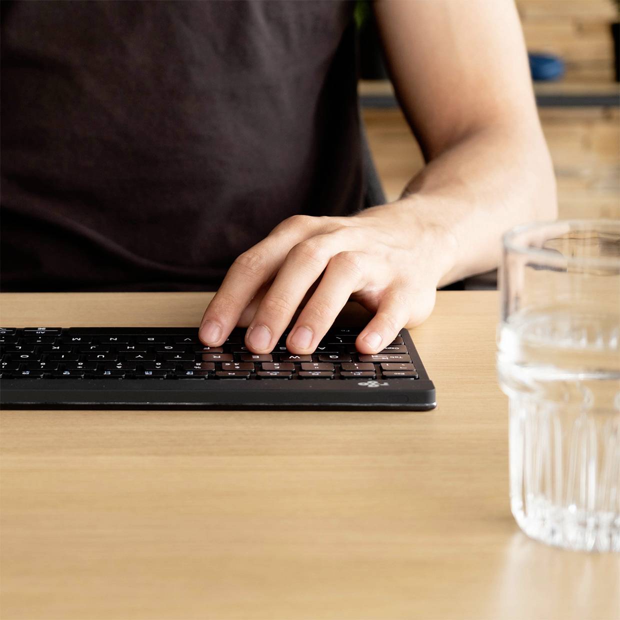 R-GO Tools Compact Break Bluetooth® Tastatur Italienisch, QWERTY Schwarz Ergonomisch