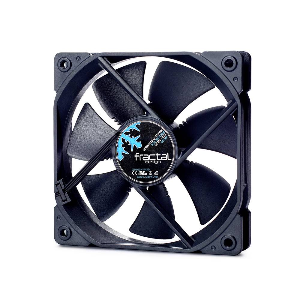 Schwarzer Computerlüfter mit fünf Flügeln und Aufschrift 'fractal design'. Eignet sich zur Kühlung von Computergehäusen.