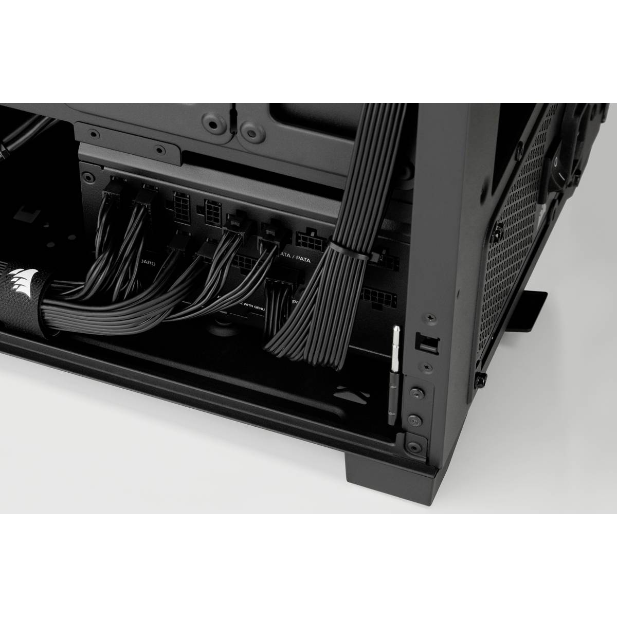 Corsair RM1200x SHIFT PC Netzteil 1200 W 80PLUS® Gold