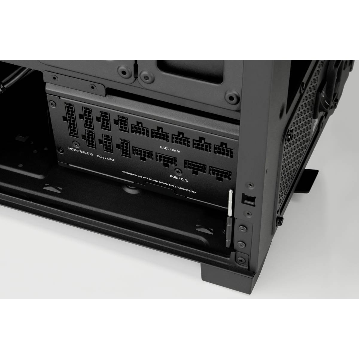 Corsair RM1200x SHIFT PC Netzteil 1200 W 80PLUS® Gold