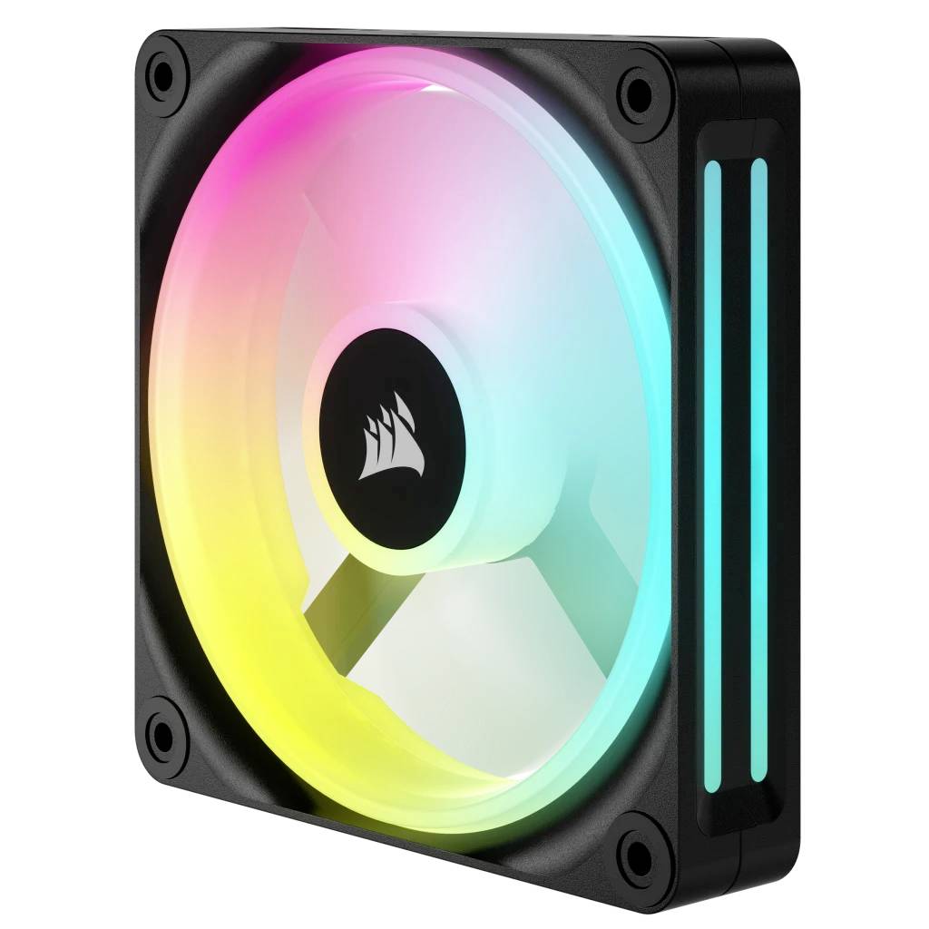 RGB-Computerlüfter mit bunten LED-Lichtern in einem schwarzen Rahmen. Ventilator mit Firmenlogo in der Mitte. Seitlich leuchtende Streifen.