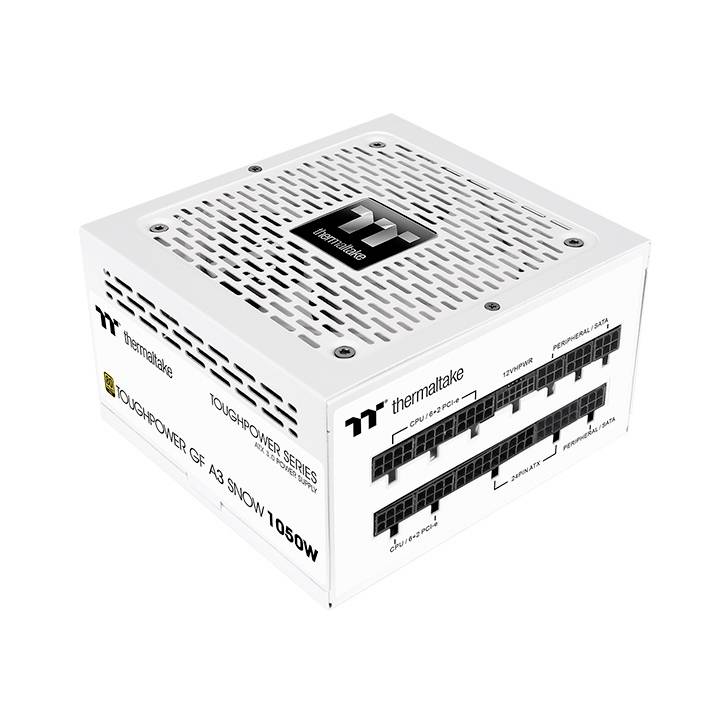 Ein weißes Computernetzteil der Marke 'Thermaltake', Modell 'Toughpower GF A3 Snow 1050W', mit mehreren Anschlussports an der Seite.