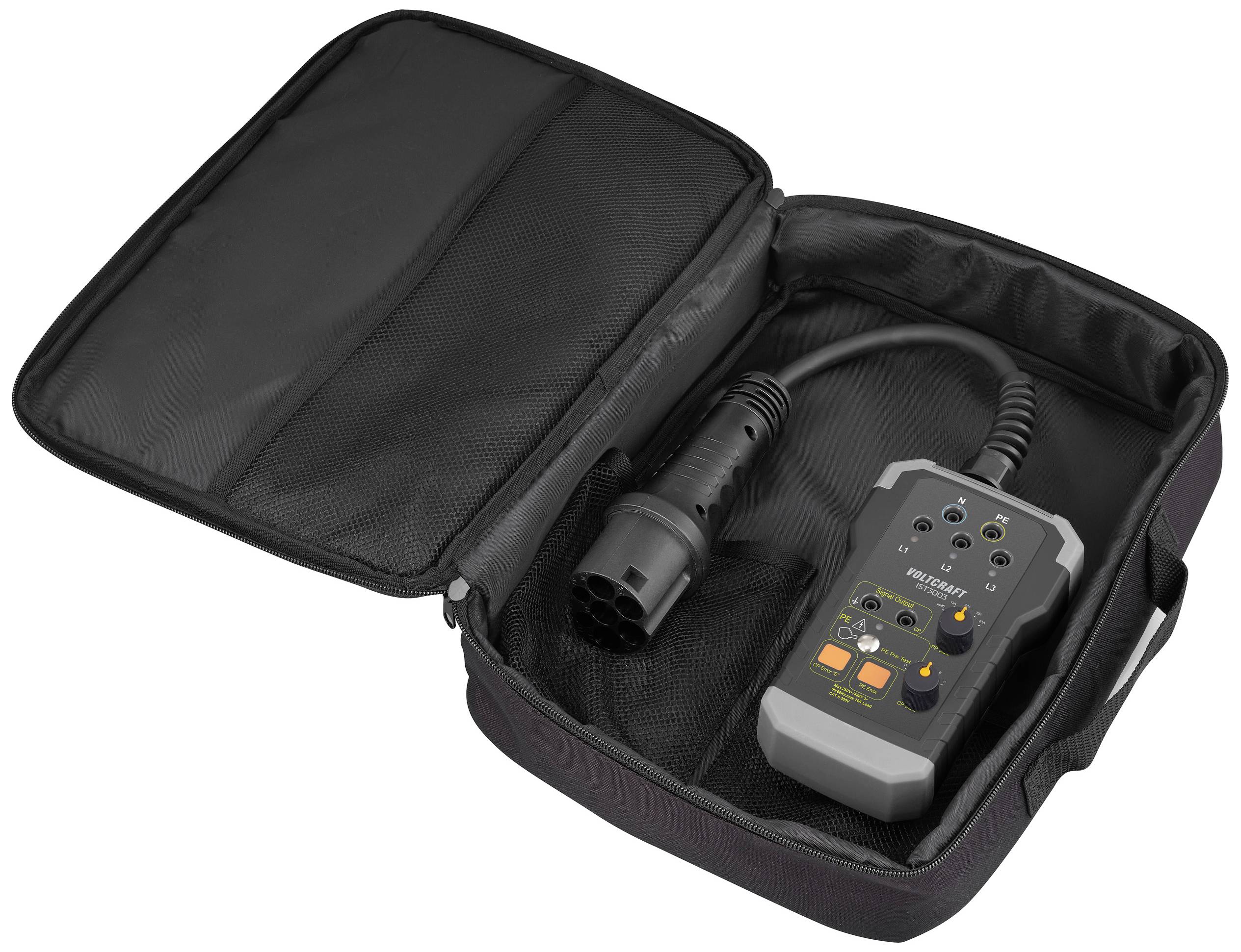 Tragetasche mit einem Diagnosegerät für Elektro- oder Hybridfahrzeuge, enthält Stecker und Kontrollleuchten für Wartungszwecke.